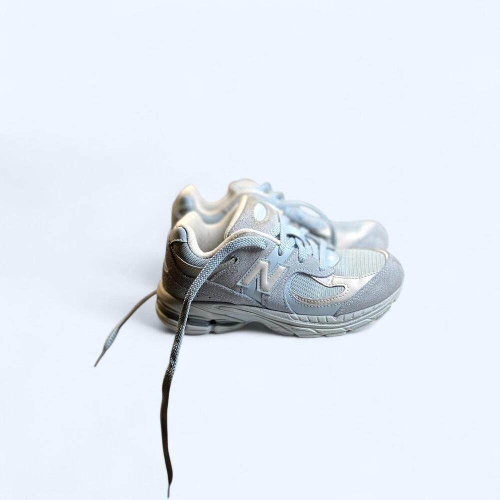 New balance 2002r blue white
